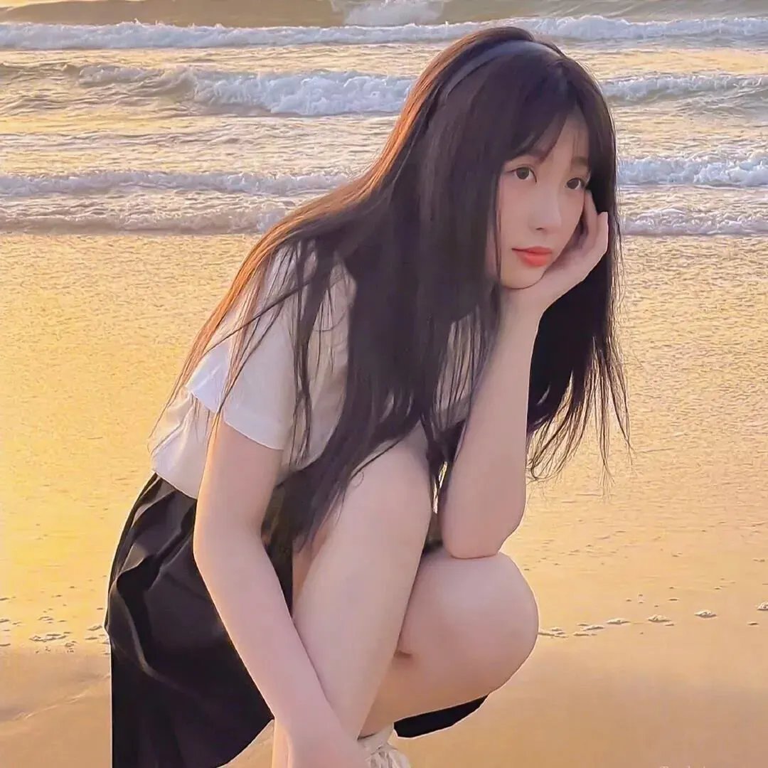 她在这里